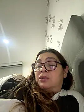 Snapshot of AntonellaAlondra4 chatting on November 10, 4:00 am AntonellaAlondra4 online show from November 10, 4:00 am