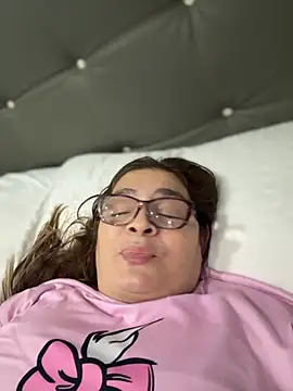 Snapshot of AntonellaAlondra4 chatting on November 18, 4:06 am AntonellaAlondra4 online show from November 18, 4:06 am