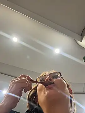 AntonellaAlondra4 online show from April 5, 12:52 am