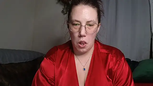 Snapshot of ThickGirlsDoItBetter chatting on February 25, 2:25 am ThickGirlsDoItBetter online show from February 25, 2:25 am