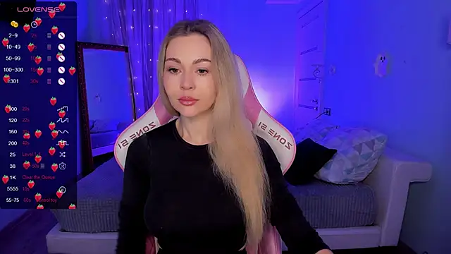 AdeleRoberts online show from December 1, 2:05 am