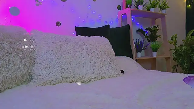 Snapshot of -Violetttttka chatting on January 8, 9:55 pm -Violetttttka online show from January 8, 9:55 pm