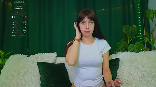 Snapshot of -Violetttttka chatting on March 9, 11:46 pm -Violetttttka online show from March 9, 11:46 pm