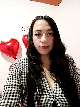 Snapshot of AlondraMendez chatting on February 15, 5:37 am AlondraMendez online show from February 15, 5:37 am