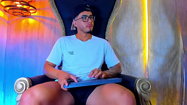 thaddeus king online show from November 8, 11:03 pm