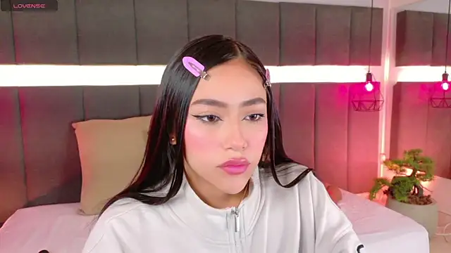 nicolle pierce online show from November 14, 2:49 pm