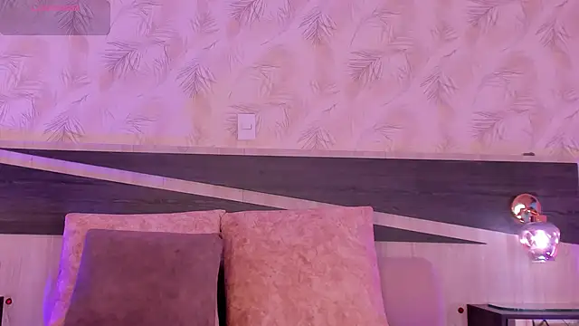 nicolle pierce online show from February 19, 12:12 pm