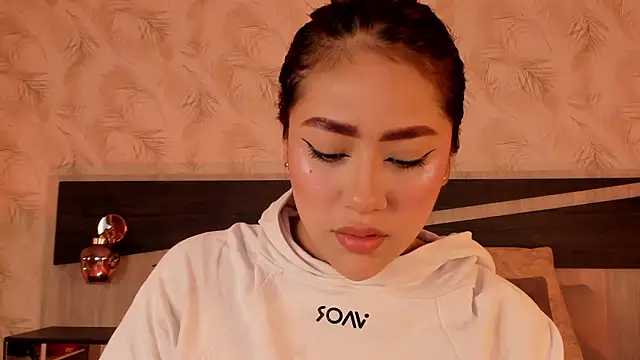 nicolle pierce online show from March 23, 10:52 am