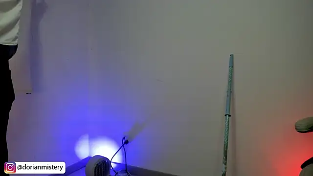 Dorianmistery2322  online show from April 7, 10:53 pm