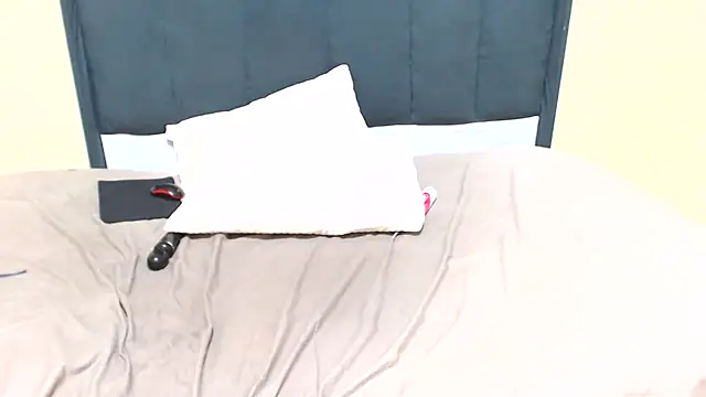 kittykhloe22 online show from March 11, 9:37 pm