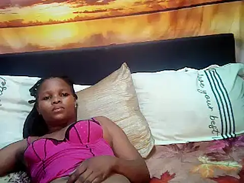 Snapshot of ebonyspicya chatting on December 10, 9:23 am ebonyspicya online show from December 10, 9:23 am