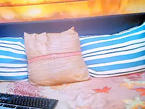 Snapshot of ebonyspicya chatting on December 16, 5:17 am ebonyspicya online show from December 16, 5:17 am