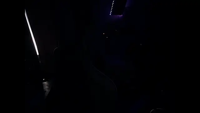 FrankGatsby11 online show from December 19, 2:13 pm