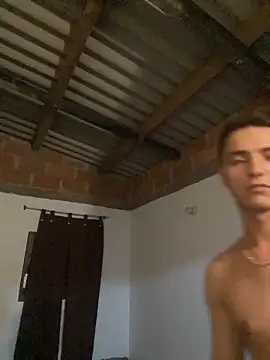 Snapshot of TeAyudoAVenirte3000 chatting on November 29, 8:17 am TeAyudoAVenirte3000 online show from November 29, 8:17 am