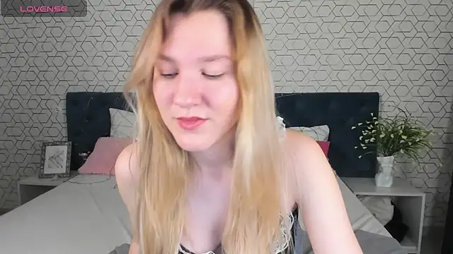 Mariel Brown online show from January 11, 11:34 am