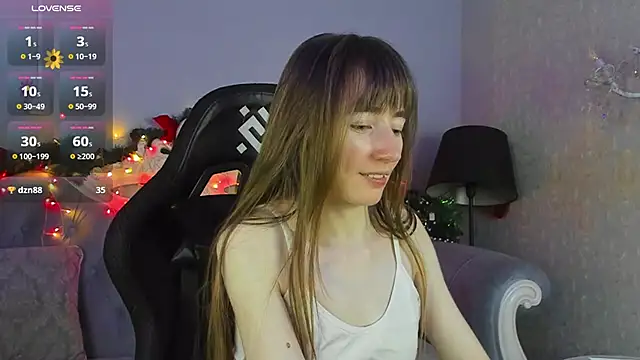 MillicentFarrell online show from January 17, 11:38 am