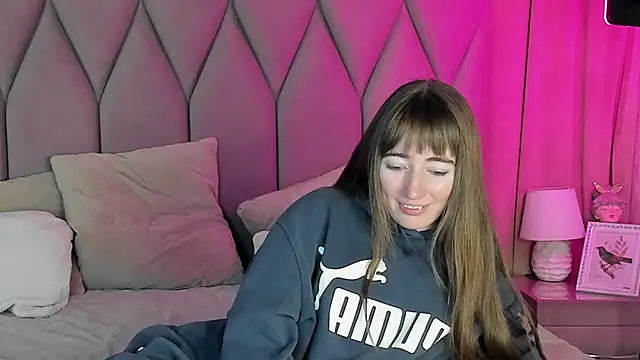 MillicentFarrell online show from February 4, 7:00 pm