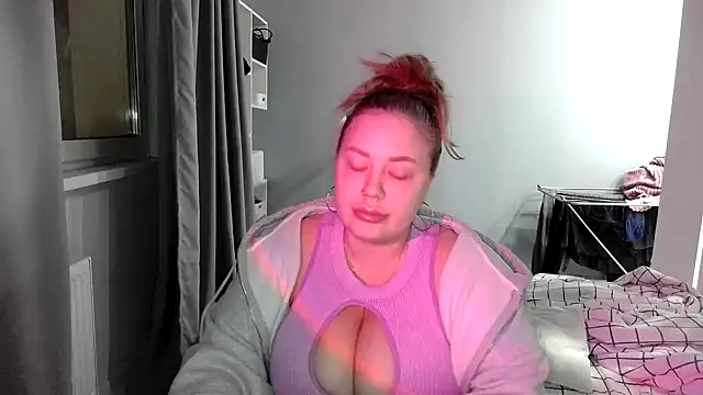 Snapshot of 96CHloe96 chatting on February 23, 4:02 pm 96CHloe96 online show from February 23, 4:02 pm