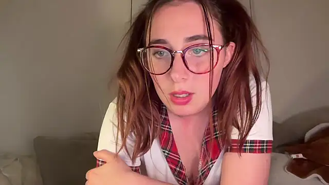 clara jdnn online show from June 17, 8:10 pm