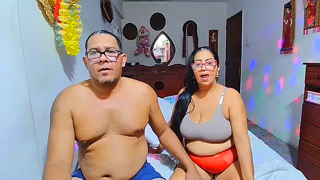 Snapshot of rosi_pamela chatting on June 11, 12:32 am rosi pamela online show from June 11, 12:32 am