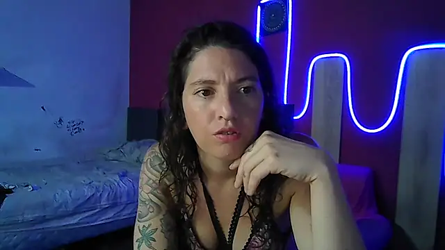 Snapshot of sweetbabyass chatting on February 5, 7:40 pm sweetbabyass online show from February 5, 7:40 pm