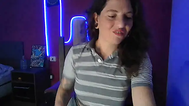 Snapshot of sweetbabyass chatting on February 14, 12:18 am sweetbabyass online show from February 14, 12:18 am