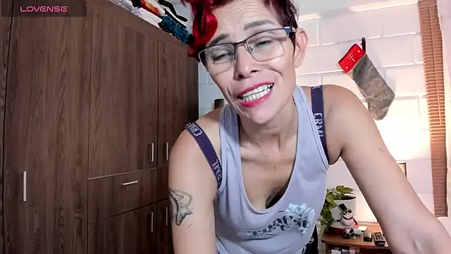 MireyaTorresGu online show from December 28, 2:21 pm