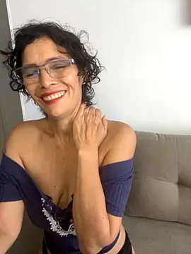 Snapshot of MireyaTorresGu chatting on November 15, 2:35 pm MireyaTorresGu online show from November 15, 2:35 pm