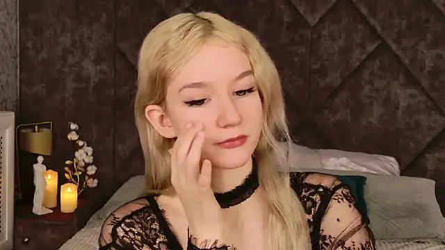 NaomiLoys online show from February 21, 11:54 pm