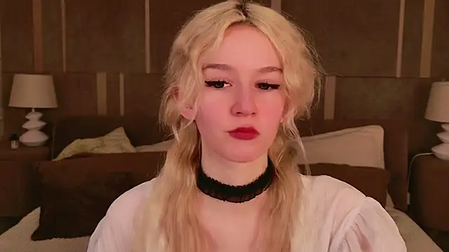 NaomiLoys online show from March 11, 3:48 am