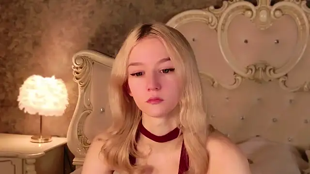 NaomiLoys online show from February 7, 11:14 am