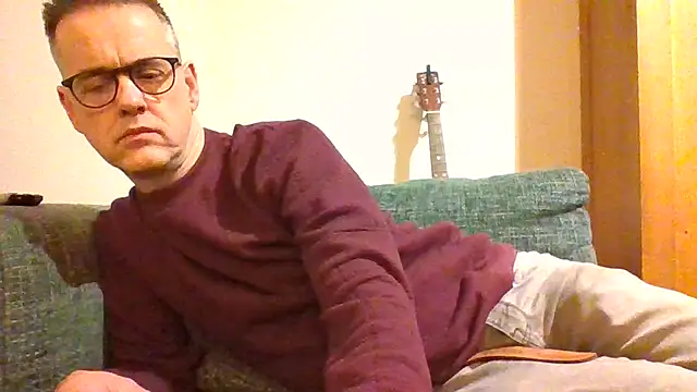 Snapshot of Hectorthyssen1 chatting on December 21, 12:09 am Hectorthyssen1 online show from December 21, 12:09 am