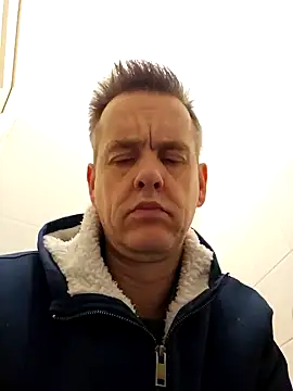 Snapshot of Hectorthyssen1 chatting on January 11, 8:54 pm Hectorthyssen1 online show from January 11, 8:54 pm