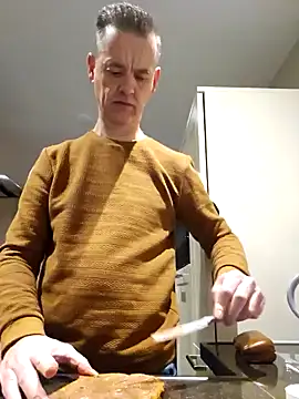 Snapshot of Hectorthyssen1 chatting on February 5, 5:41 am Hectorthyssen1 online show from February 5, 5:41 am