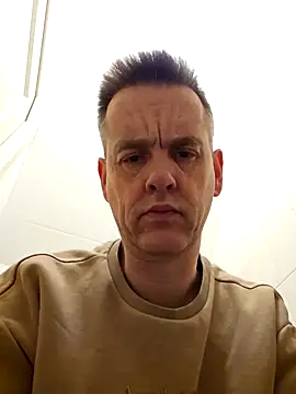 Snapshot of Hectorthyssen1 chatting on February 9, 6:26 pm Hectorthyssen1 online show from February 9, 6:26 pm