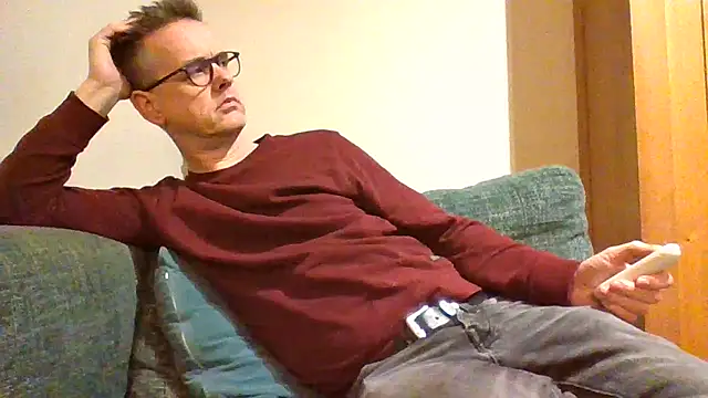 Snapshot of Hectorthyssen1 chatting on February 13, 10:11 pm Hectorthyssen1 online show from February 13, 10:11 pm