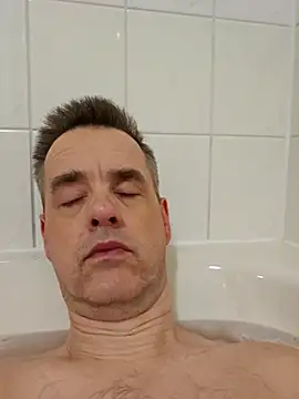 Snapshot of Hectorthyssen1 chatting on February 17, 8:04 pm Hectorthyssen1 online show from February 17, 8:04 pm