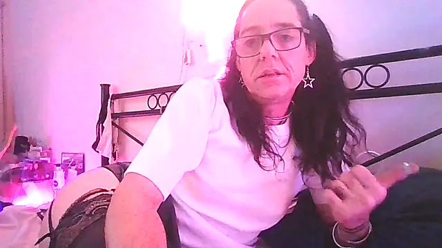 ingrid1982 online show from September 24, 3:43 am