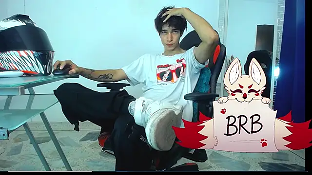 Snapshot of Zacktk7 chatting on December 14, 2:23 am Zacktk7 online show from December 14, 2:23 am