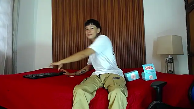 Snapshot of Zacktk7 chatting on December 28, 4:52 pm Zacktk7 online show from December 28, 4:52 pm