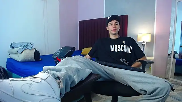 Snapshot of Zacktk7 chatting on January 4, 4:00 pm Zacktk7 online show from January 4, 4:00 pm