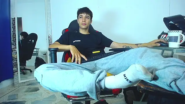 Snapshot of Zacktk7 chatting on January 10, 8:26 pm Zacktk7 online show from January 10, 8:26 pm