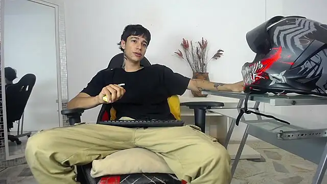 Snapshot of Zacktk7 chatting on January 20, 7:14 pm Zacktk7 online show from January 20, 7:14 pm