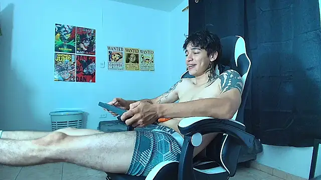 Snapshot of Zacktk7 chatting on February 13, 11:04 pm Zacktk7 online show from February 13, 11:04 pm