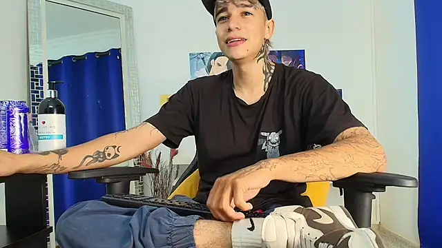 Snapshot of Zacktk7 chatting on March 11, 8:09 pm Zacktk7 online show from March 11, 8:09 pm