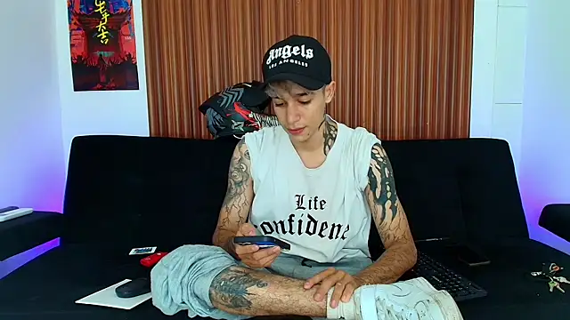 Snapshot of Zacktk7 chatting on March 15, 7:05 pm Zacktk7 online show from March 15, 7:05 pm