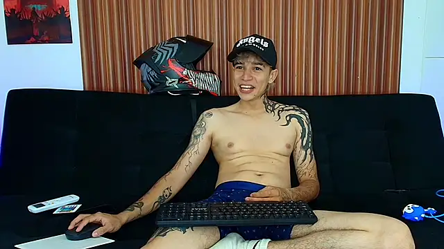 Snapshot of Zacktk7 chatting on March 15, 10:11 pm Zacktk7 online show from March 15, 10:11 pm