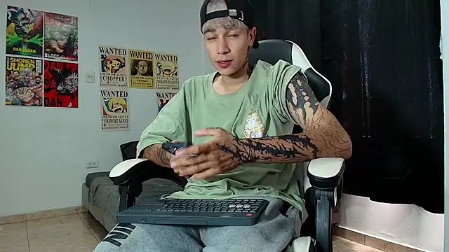 Snapshot of Zacktk7 chatting on March 17, 6:32 pm Zacktk7 online show from March 17, 6:32 pm