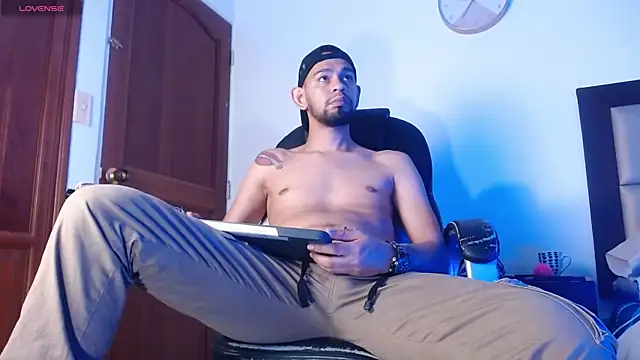 Bedobigcock online show from March 18, 4:37 am