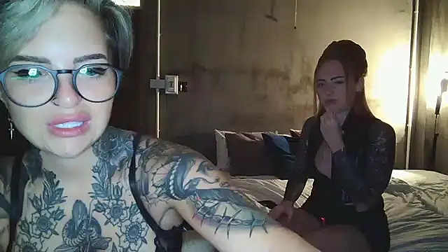 Alexandersonxo online show from February 8, 1:01 pm